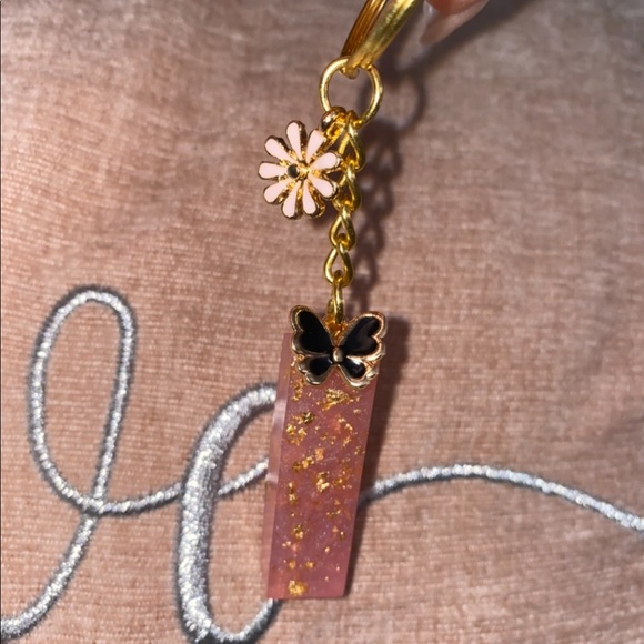 Resin Initial keychains ! - Picture 9 of 13